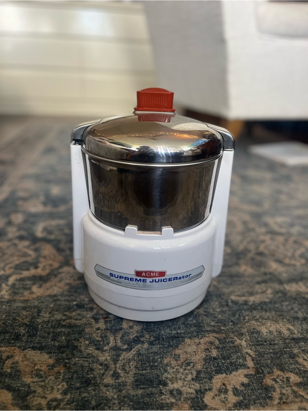 ACME Supreme Juicerator - White with Silver and Red Accent